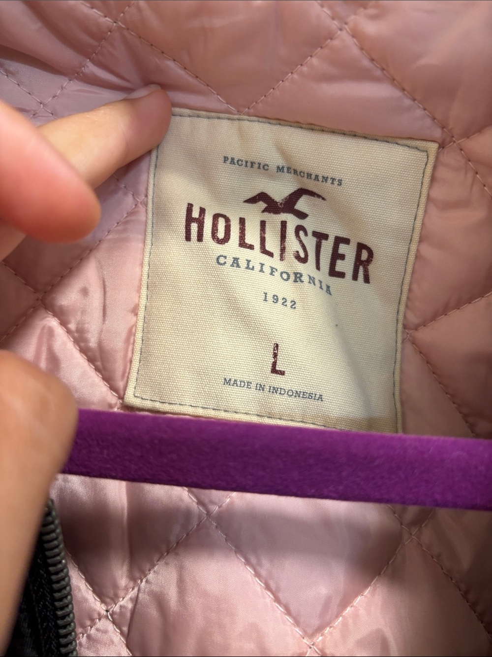 NWOT Hollister Black Bomber Jacket with Pink Lining - Picture 7 of 9